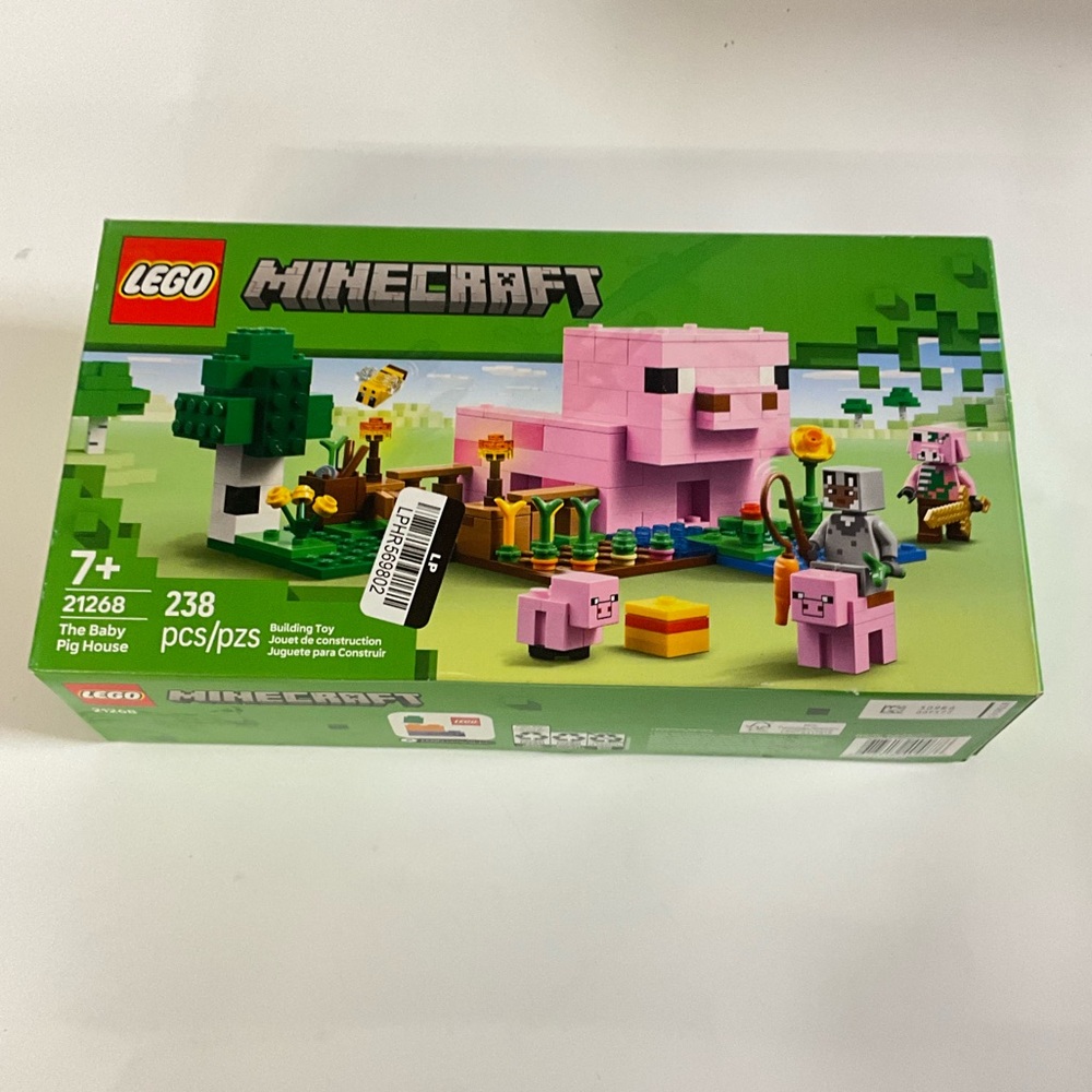 LEGO Minecraft The Baby Pig House Toy Figures and Playset - Sealed BRAND NEW